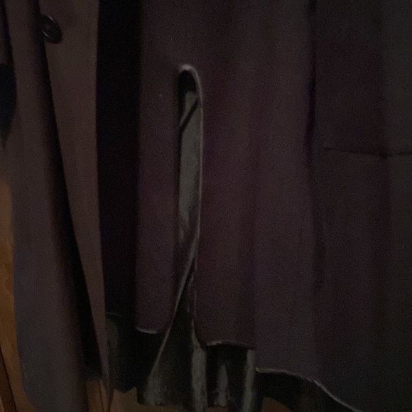 Like New Black trench coat Weatherproof removable lining 42L tons of pockets - Picture 9 of 15